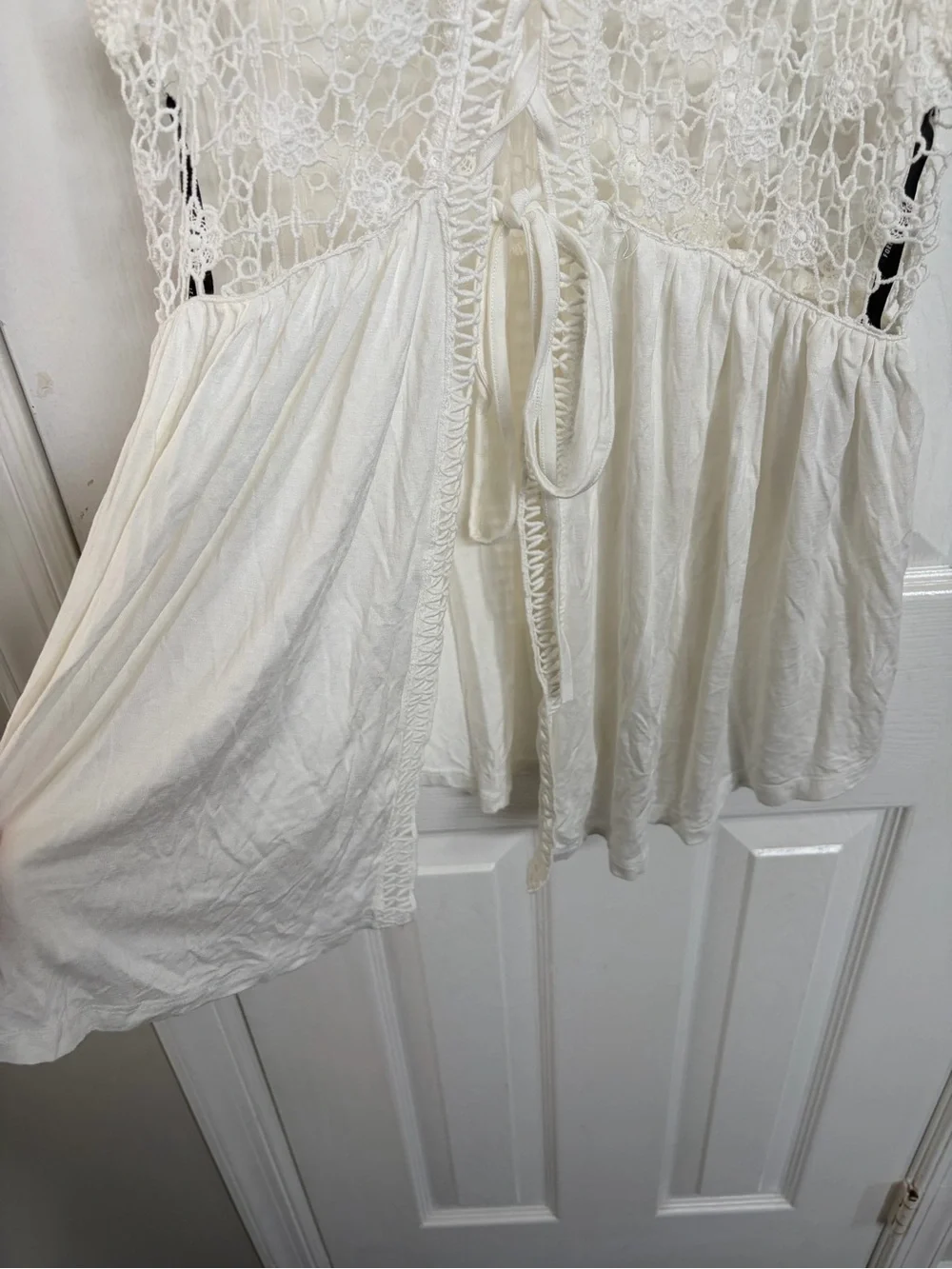 Forever 21 Cream Crochet Lace Tank